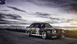 bmw-e30-m3-matte-black-yellow-hartge-5.jpg