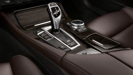 2013-bmw-5-series-facelift-interior-10.jpg