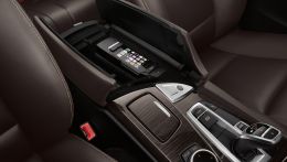 2013-bmw-5-series-facelift-interior-08.jpg