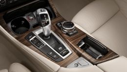 2013-bmw-5-series-facelift-interior-07.jpg